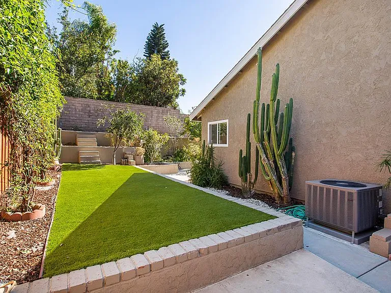 460 Phlox Ct — Photo 15