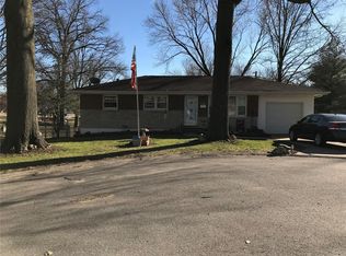 8912 Winterowd Pl, Saint Louis, MO 63114