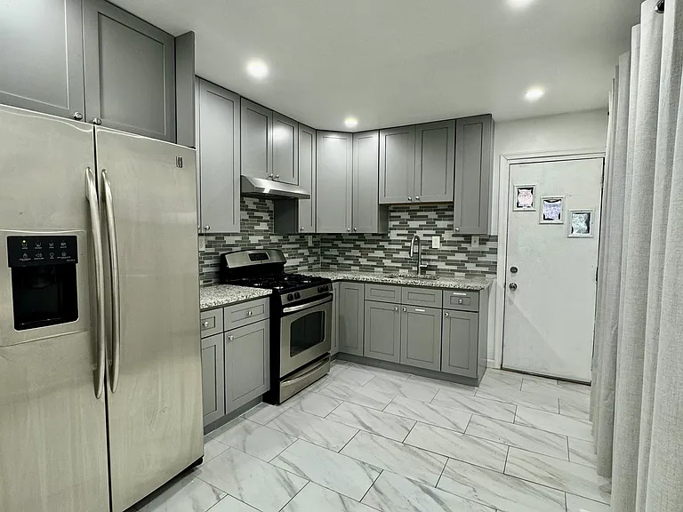 1828 E Orleans St — Photo 5