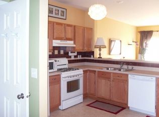 293 Bent Grass Cir, Dekalb, IL 60115