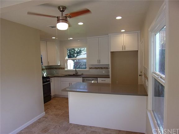 5th image of 15632 Saticoy St