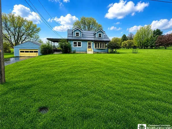 2775 Mitchell Rd, Jamestown, NY 14701