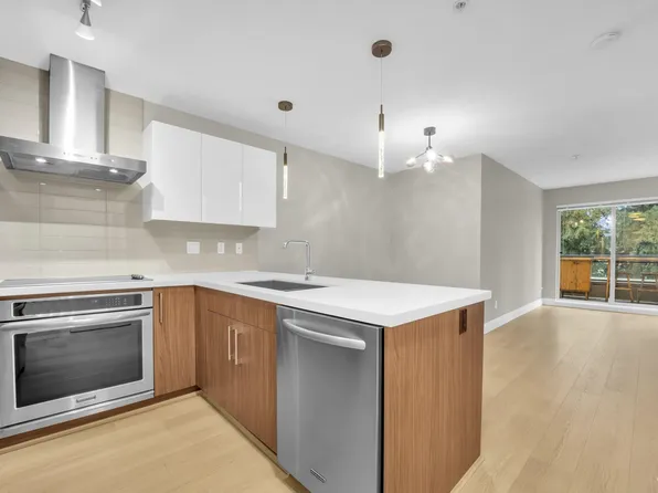 7131 Stride Ave #416, Burnaby, BC V3N 0E3
