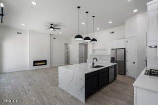 3rd image of 924 Dewsbury Way