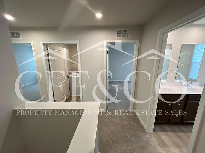 921 Delia Ave — Photo 25