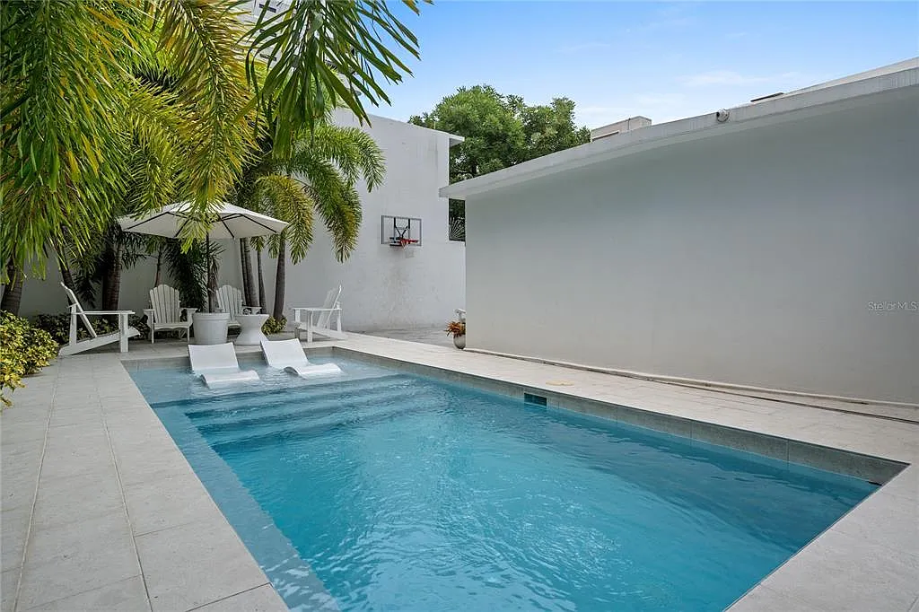 5 bed, 3.0 bath, 3000 sqft, $18,500 — Photo 3