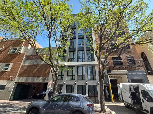 231 12th St, New York, NY 10003