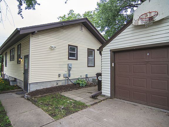 3rd image of 4838 Randolph St