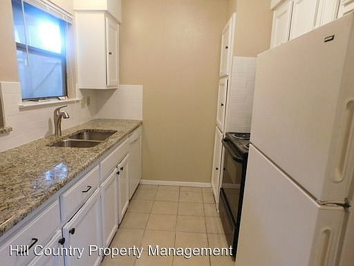 3rd image of 6503 Columbia Oaks Ct