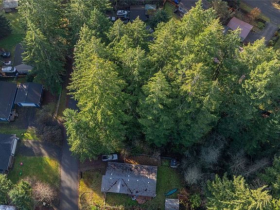 5th image of 140 NE Santa Maria Lane