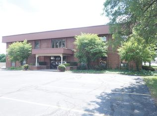 10101 S Roberts Rd, Palos Hills, IL 60465