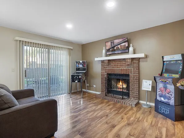 2323 Woodview Ln #Id1285057p, Naperville, IL 60565