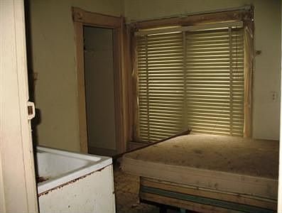 3rd image of 1553 Home Ave