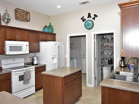 3rd image of 5683 Tiger Woods Dr