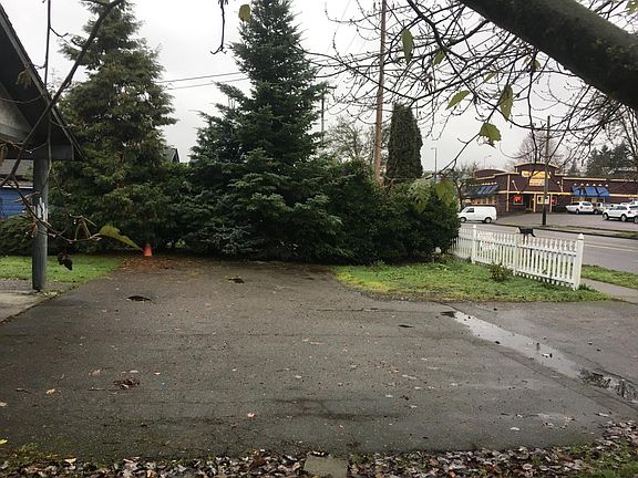 3rd image of 1025 NE Northgate Way #10231025