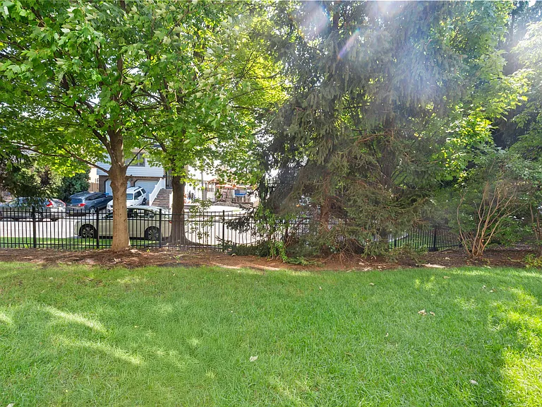 209 Blue Heron Dr — Photo 25