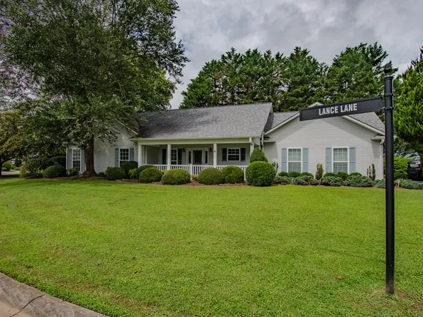 4 Lance Ln, Blue Ridge, GA 30513