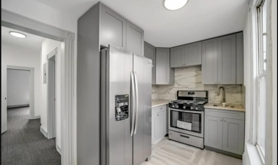 4 bed, $2,250 — Photo 1