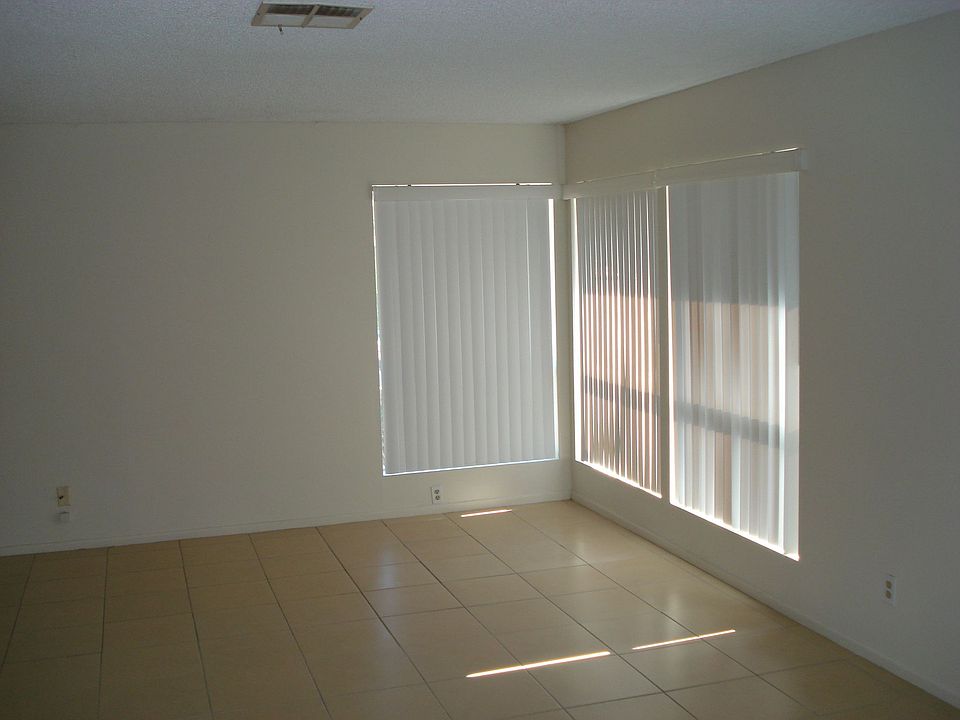 1st image of 868 Ponderosa Dr