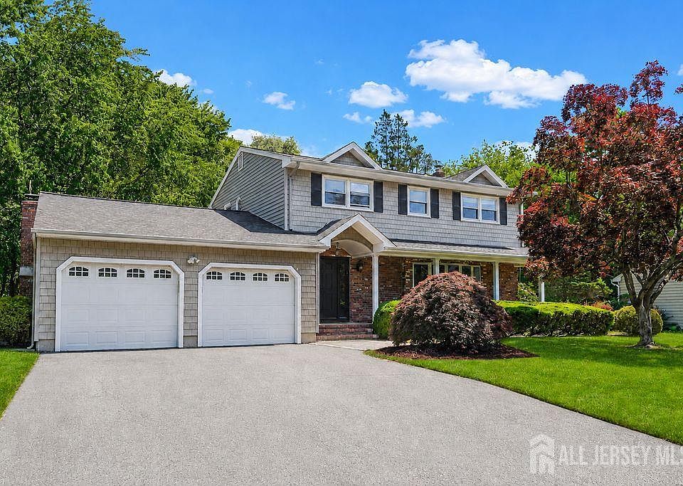 1st image of 18 Wedgewood Ct