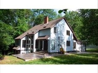 33 Dennis Dr, Amherst, MA 01002