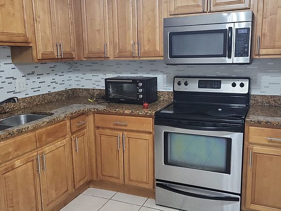 2nd image of 5104 Clubside Dr #1
