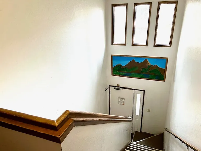 Freshly Renovated - Southside 3 Bedroom — Photo 36