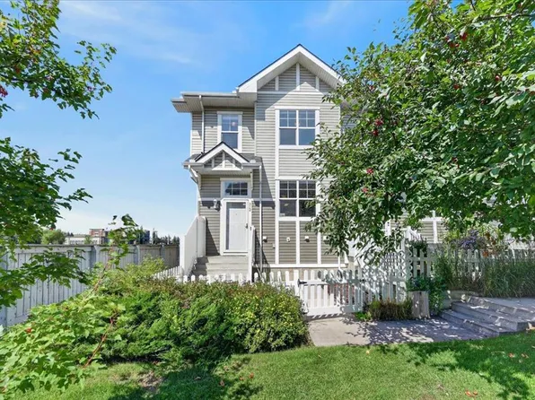 3146 New Brighton Gdns SE, Calgary, AB T2Z 0A8