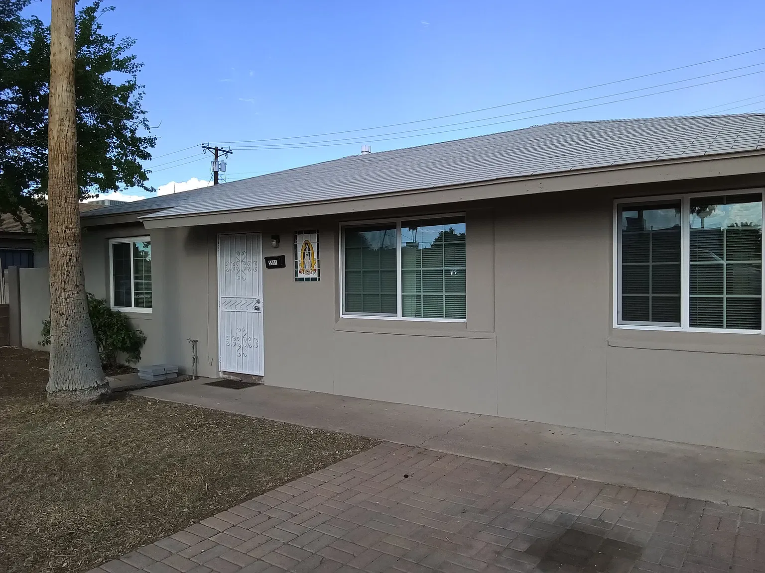 Home Near 35th Ave And Bethany Home — Photo 3