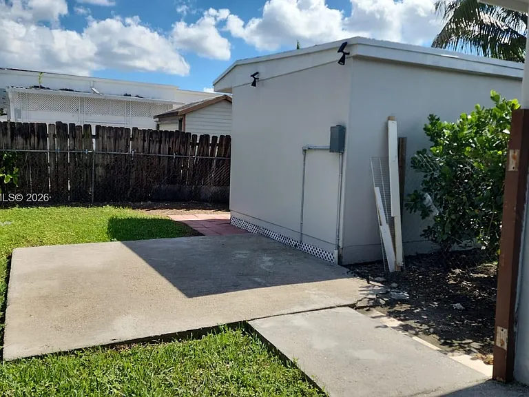 3533 SW 91st Ave #A — Photo 12