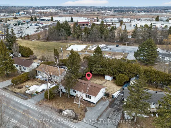 10 Fringewood Dr, Ottawa, ON K2S 1T1