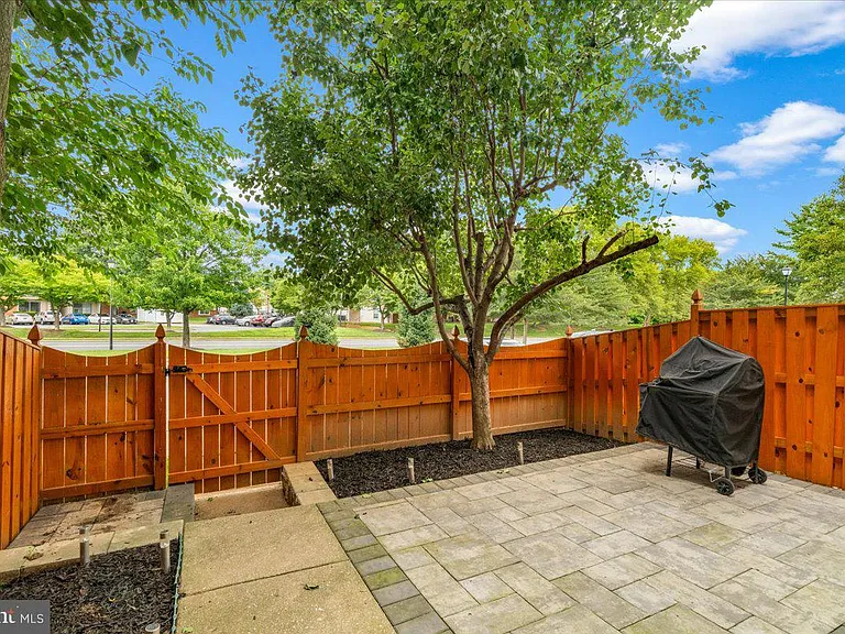 5227 Regal Ct — Photo 28