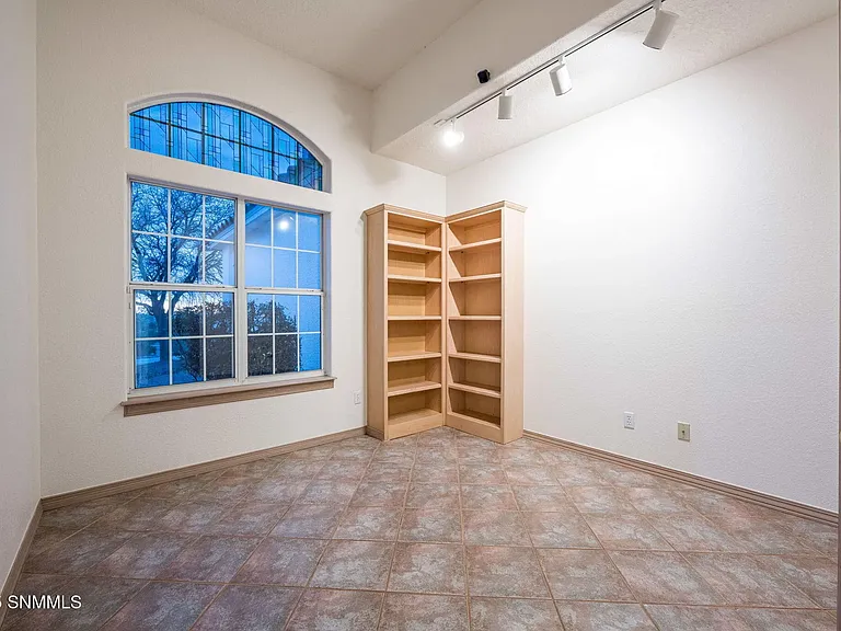 4406 Echo Canyon Rd — Photo 11
