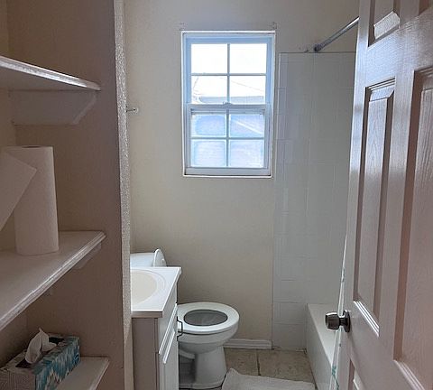 5th image of 5937 Catina St