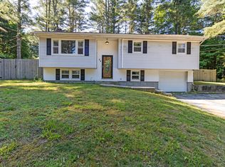 29 River Farm Dr, Brooklyn, CT 06234