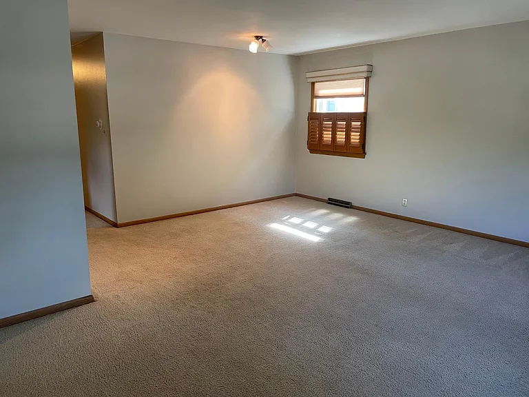 8623 Ludington Ct — Photo 6