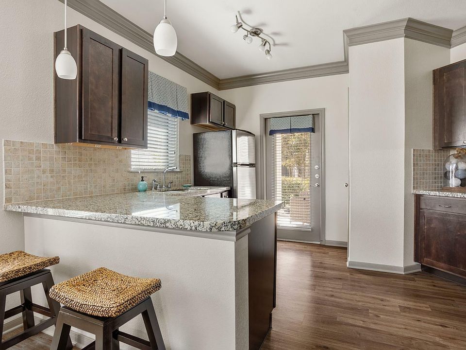 Avenues at Cypress - Kitchen