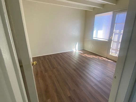 4th image of 4011 1/2 North Dr