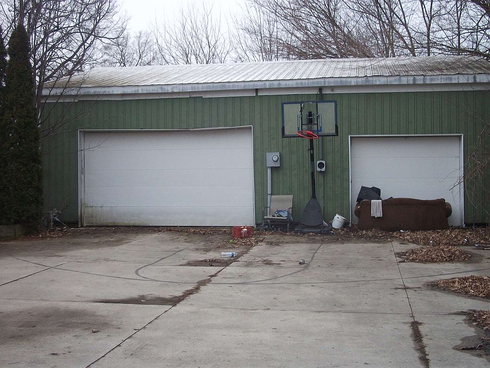 2nd image of 303 N Wayne St