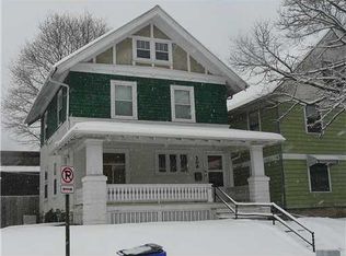 208 Park Ct SE, Cedar Rapids, IA 52403