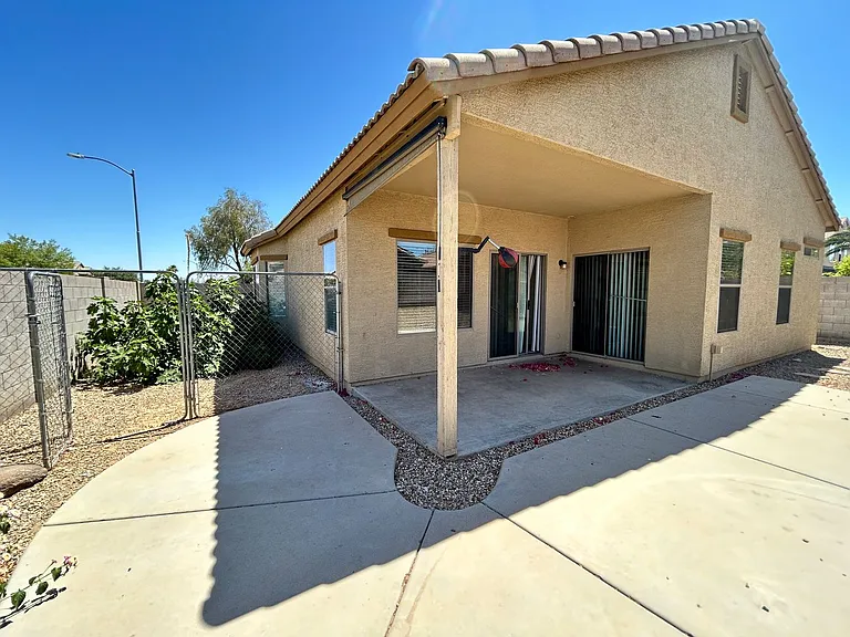 17218 W Country Gables Dr — Photo 23