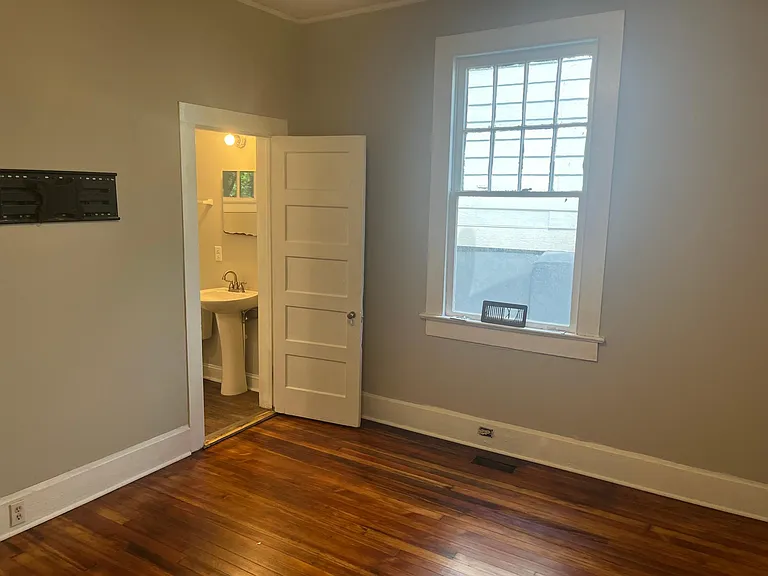2223 Lee St — Photo 14