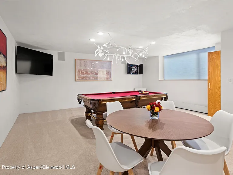 699 Eppley Dr — Photo 26