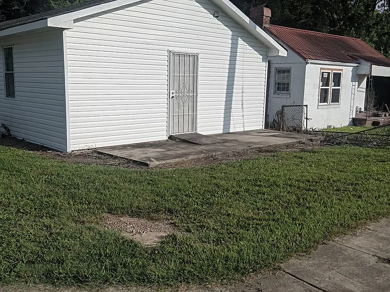 4601 Jefferson Ave SW — Photo 2