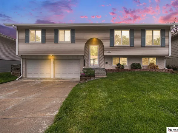 5613 S 139th St, Omaha, NE 68137