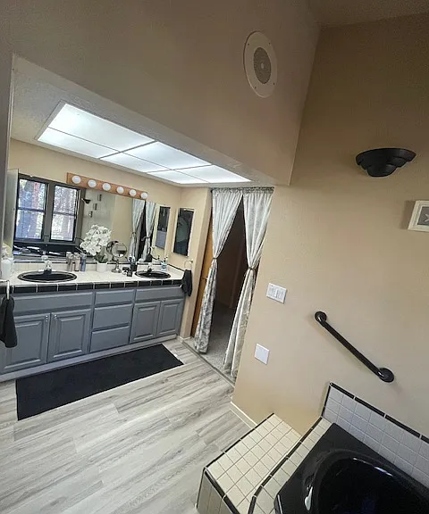 4004 Pearl Rd — Photo 19