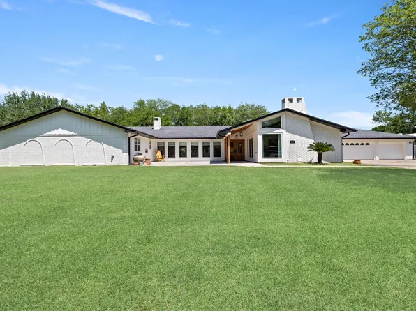 1814 N 26th St, Nederland, TX 77627