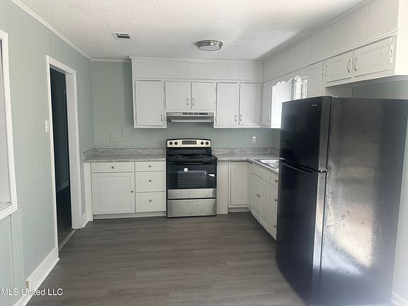 4th image of 4326 Wisteria Dr