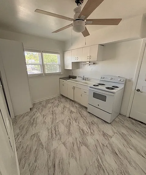 1690 Kirman Ave — Photo 2