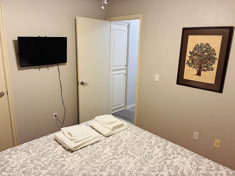 Meadows Dr — Photo 16